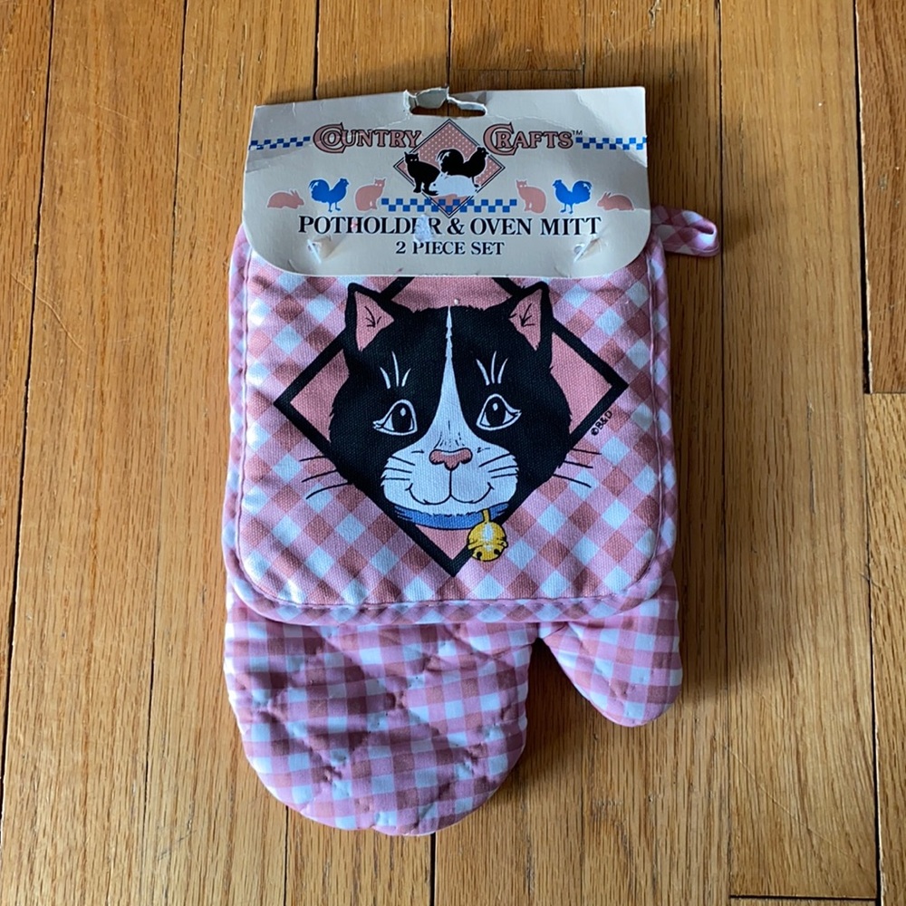 vintage pink gingham cat potholder & oven mitt set